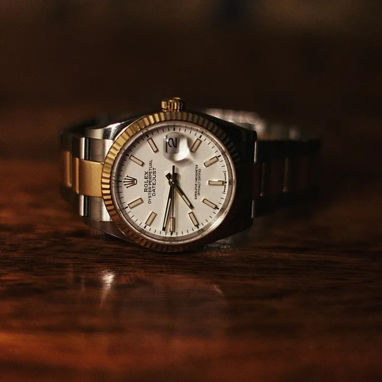 Pourquoi choisir une montre Boss Hugo pour femme ?