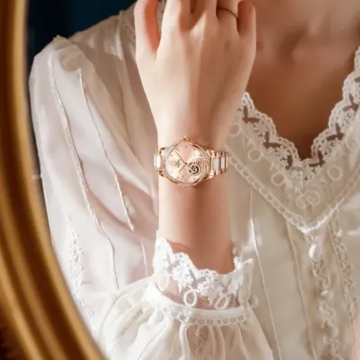 Test OLEVS 6656 femme : une montre auto rose gold qui en jette, avec quelques compromis